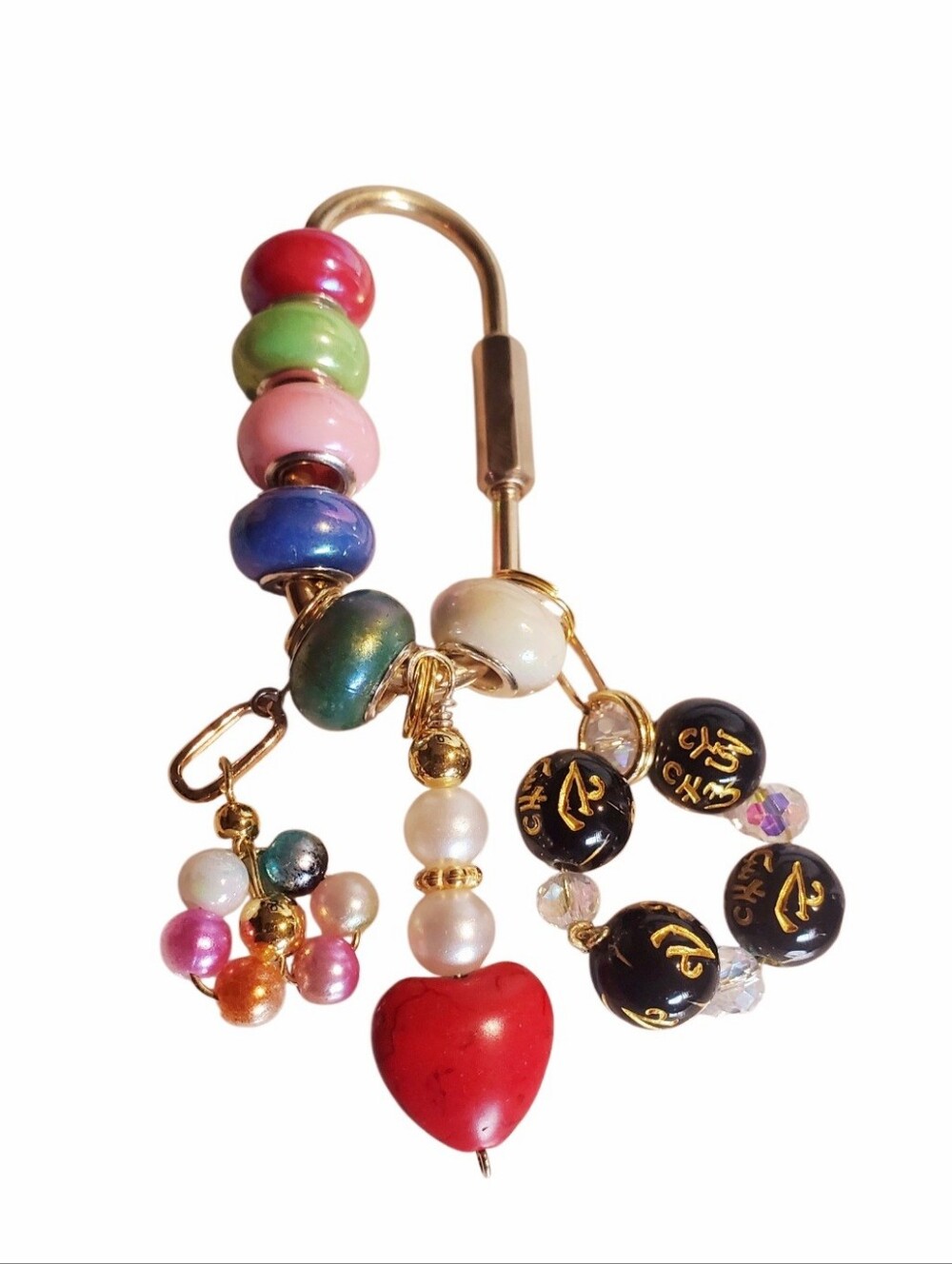 💐 Sale 2/$30.00 New Carabiner Colorful Beaded Keychain with Red Heart Charm.